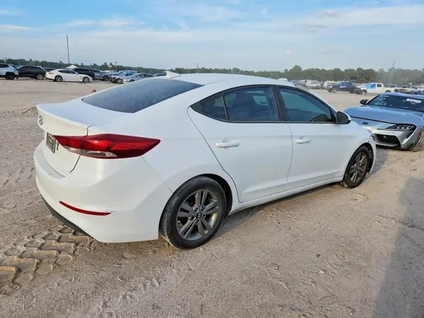 5NPD84LF2JH259644 — 2018 Hyundai Elantra, фото 3 с аукциона Copart 29.09.2026, Механические повреждения