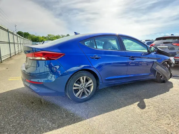 5NPD84LF8JH382414 — 2018 Hyundai Elantra, фото 3 с аукциона Copart, Передняя часть