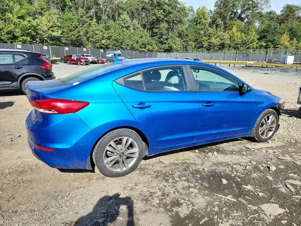 5NPD84LF3JH242058 — 2018 Hyundai Elantra, фото 3 с аукциона Copart, Передняя часть