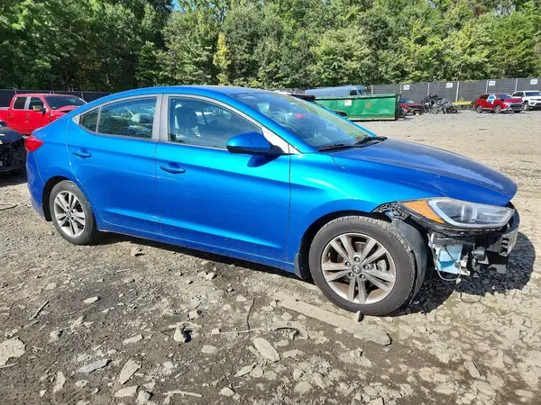 5NPD84LF3JH242058 — 2018 Hyundai Elantra, фото 4 с аукциона Copart, Передняя часть