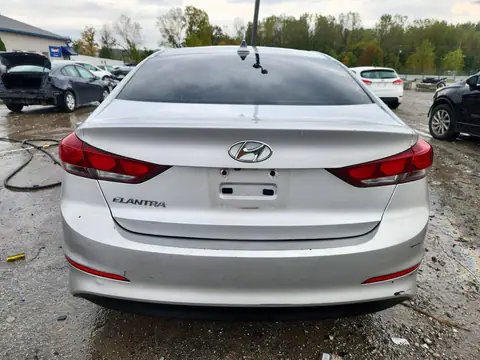 5NPD84LF8JH238328 — 2018 Hyundai Elantra, Мелкие вмятины и царапины, фото до ремонта