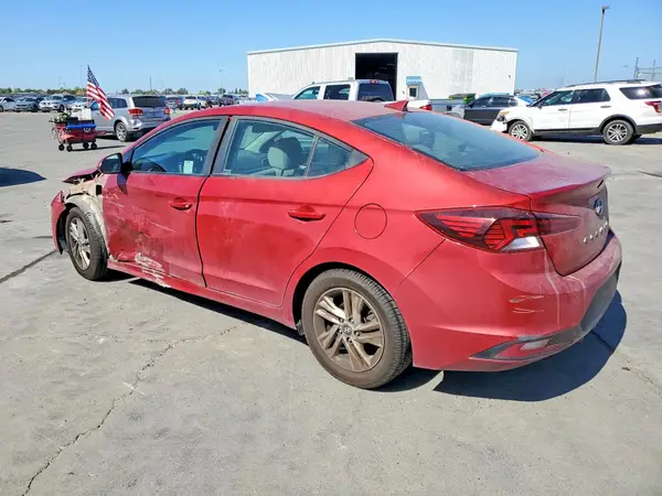 KMHD84LFXKU798600 — 2019 Hyundai Elantra, фото 2 с аукциона Copart, Передняя часть