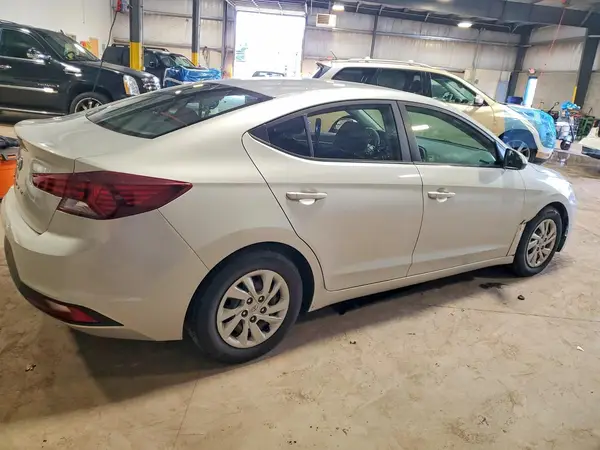 5NPD74LF9KH431768 — 2019 Hyundai Elantra, фото 3 с аукциона Copart 28.09.2026, Подтопление