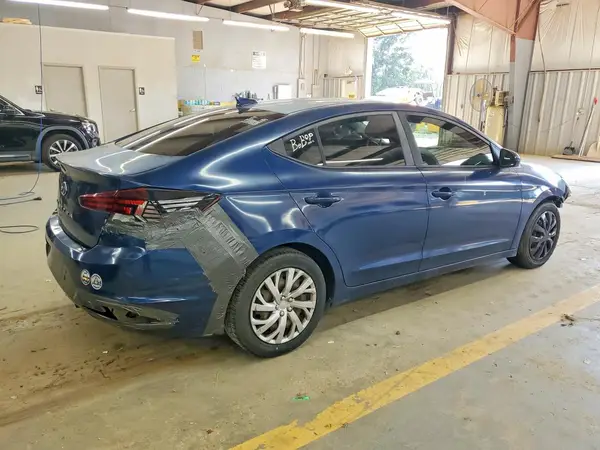 5NPD84LF4KH413739 — 2019 Hyundai Elantra, фото 3 с аукциона Copart, Передняя часть