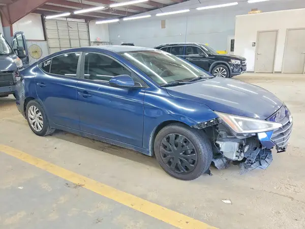 5NPD84LF4KH413739 — 2019 Hyundai Elantra, фото 4 с аукциона Copart, Передняя часть