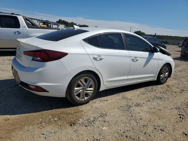 5NPD84LF2KH432743 — 2019 Hyundai Elantra, фото 3 с аукциона Copart, Передняя часть