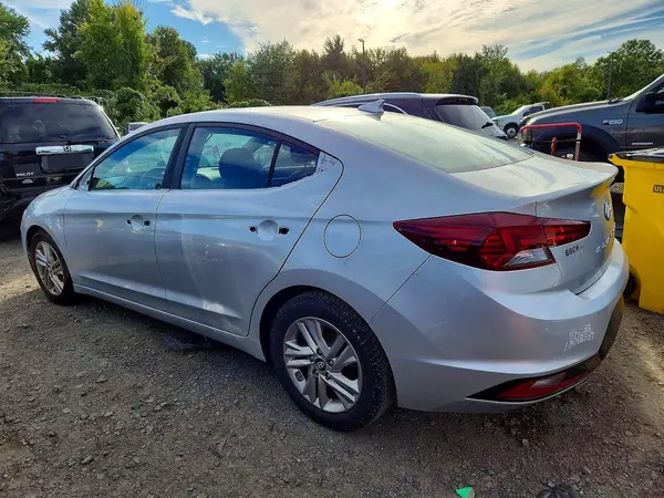 5NPD84LF2KH445430 — 2019 Hyundai Elantra, фото 2 с аукциона Copart, Вандализм