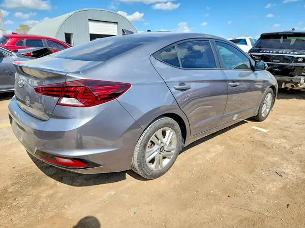 5NPD84LFXKH425412 — 2019 Hyundai Elantra, фото 3 с аукциона Copart 28.09.2026, Мелкие вмятины и царапины