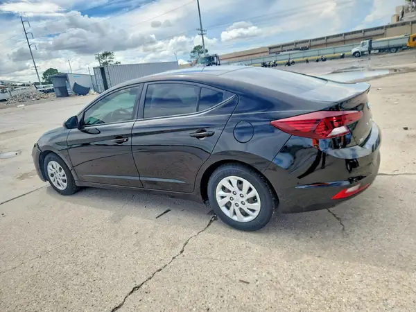 KMHD74LF7LU105681 — 2020 Hyundai Elantra, фото 2 с аукциона Copart 14.10.2026, Передняя часть