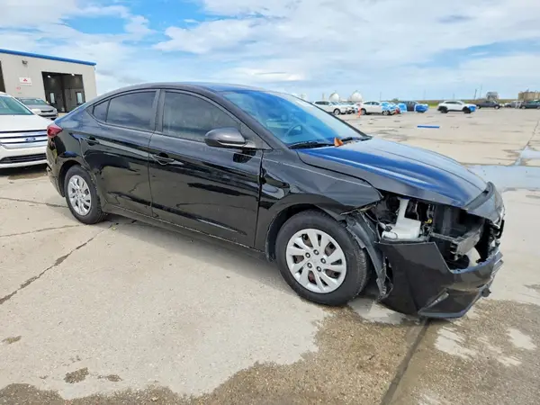 KMHD74LF7LU105681 — 2020 Hyundai Elantra, фото 4 с аукциона Copart 14.10.2026, Передняя часть