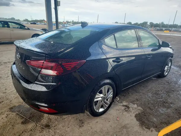 KMHD84LF7LU921674 — 2020 Hyundai Elantra, фото 3 с аукциона Copart, Передняя часть
