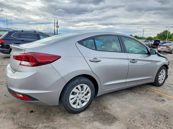 5NPD74LF8LH566158 — 2020 Hyundai Elantra, фото 3 с аукциона Copart, Передняя часть