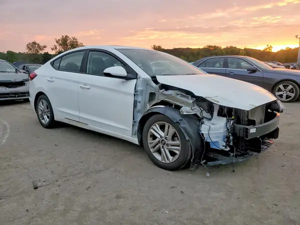5NPD84LF4LH619225 — 2020 Hyundai Elantra, фото 4 с аукциона Copart, Передняя часть