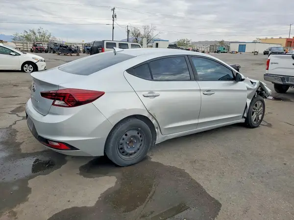5NPD84LF1LH512035 — 2020 Hyundai Elantra, фото 3 с аукциона Copart, Передняя часть