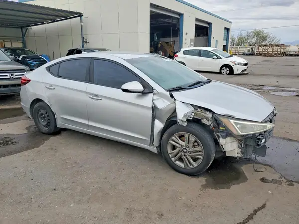 5NPD84LF1LH512035 — 2020 Hyundai Elantra, фото 4 с аукциона Copart, Передняя часть