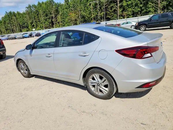 5NPD84LF2LH535369 — 2020 Hyundai Elantra, фото 2 с аукциона Copart, Передняя часть