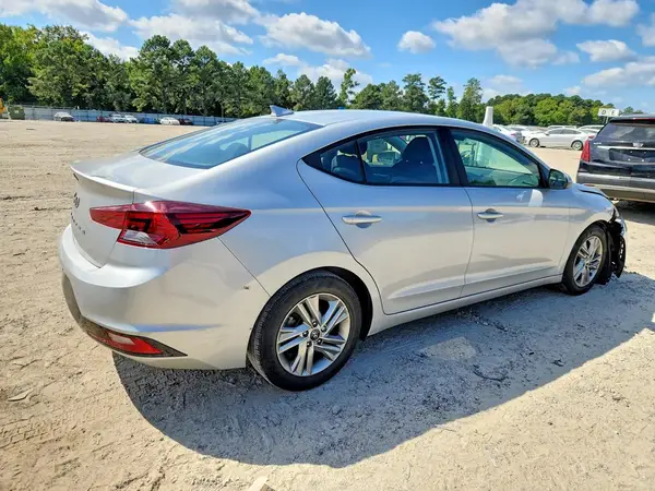 5NPD84LF2LH535369 — 2020 Hyundai Elantra, фото 3 с аукциона Copart, Передняя часть