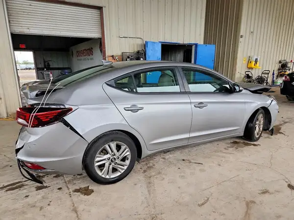 5NPD84LF2LH572180 — 2020 Hyundai Elantra, фото 3 с аукциона Copart, Задняя часть