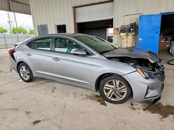 5NPD84LF2LH572180 — 2020 Hyundai Elantra, фото 4 с аукциона Copart, Задняя часть