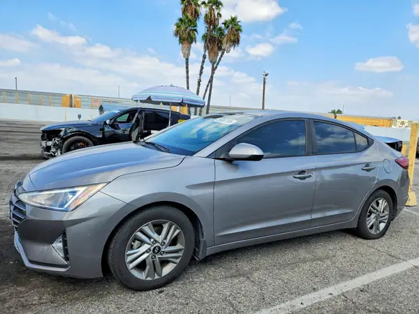 KMHD84LF1LU106502 — 2020 Hyundai Elantra, Задняя часть (Rear End), фото до ремонта