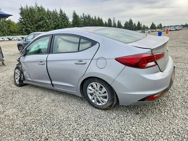 KMHD74LF7LU925937 — 2020 Hyundai Elantra, фото 2 с аукциона Copart, Передняя часть