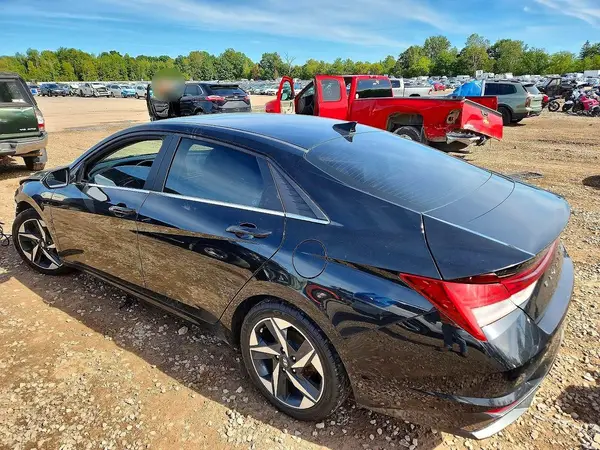 KMHLP4AG2MU171287 — 2021 Hyundai Elantra, фото 2 с аукциона Copart, Передняя часть