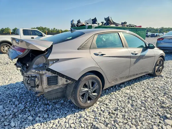 KMHLM4AG7NU275669 — 2022 Hyundai Elantra, фото 3 с аукциона Copart, Передняя часть