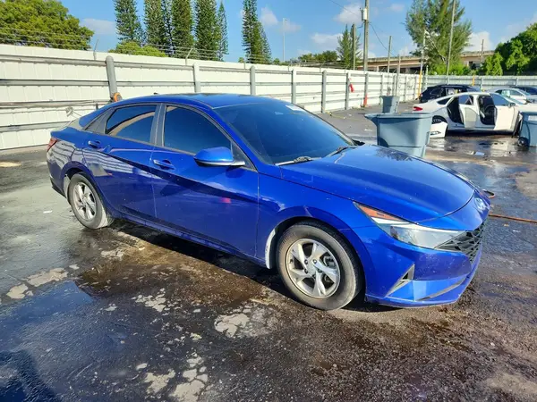 KMHLL4AG2NU359644 — 2022 Hyundai Elantra, фото 4 с аукциона Copart, Подтопление