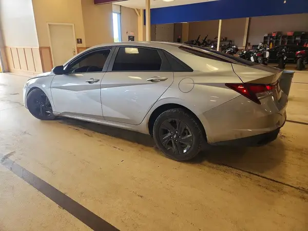 5NPLM4AG2NH072252 — 2022 Hyundai Elantra, фото 2 с аукциона Copart, Передняя часть