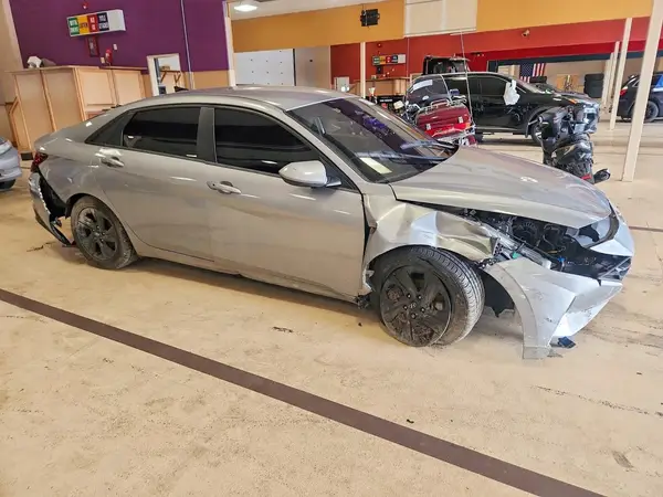 5NPLM4AG2NH072252 — 2022 Hyundai Elantra, фото 4 с аукциона Copart, Передняя часть