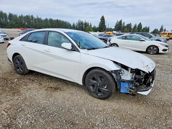 5NPLM4AG9NH080915 — 2022 Hyundai Elantra, фото 4 с аукциона Copart, Передняя часть