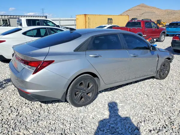 5NPLM4AG3NH064404 — 2022 Hyundai Elantra, фото 3 с аукциона Copart, Передняя часть