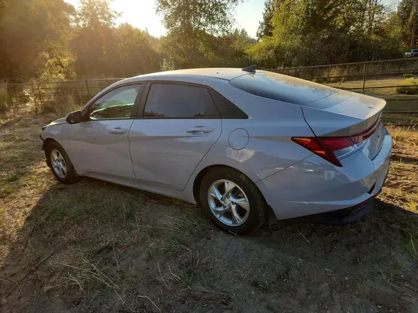 KMHLM4AG5PU422574 — 2023 Hyundai Elantra, фото 2 с аукциона Copart 13.10.2026, Передняя часть