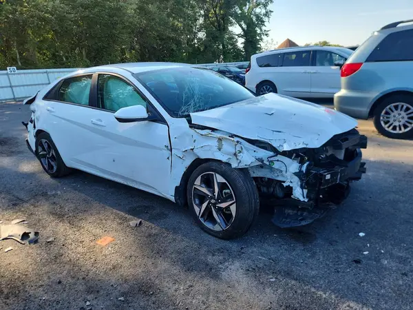 5NPLS4AG1PH117514 — 2023 Hyundai Elantra, фото 4 с аукциона Copart 06.10.2026, Передняя часть