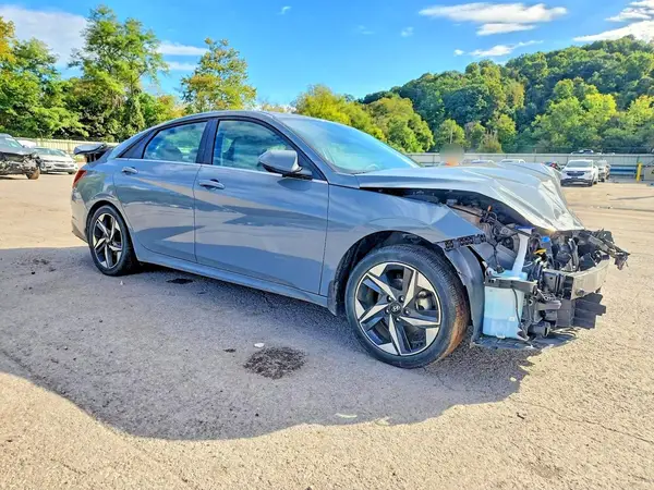 KMHLN4AJ3PU045929 — 2023 Hyundai Elantra, фото 4 с аукциона Copart, Передняя часть