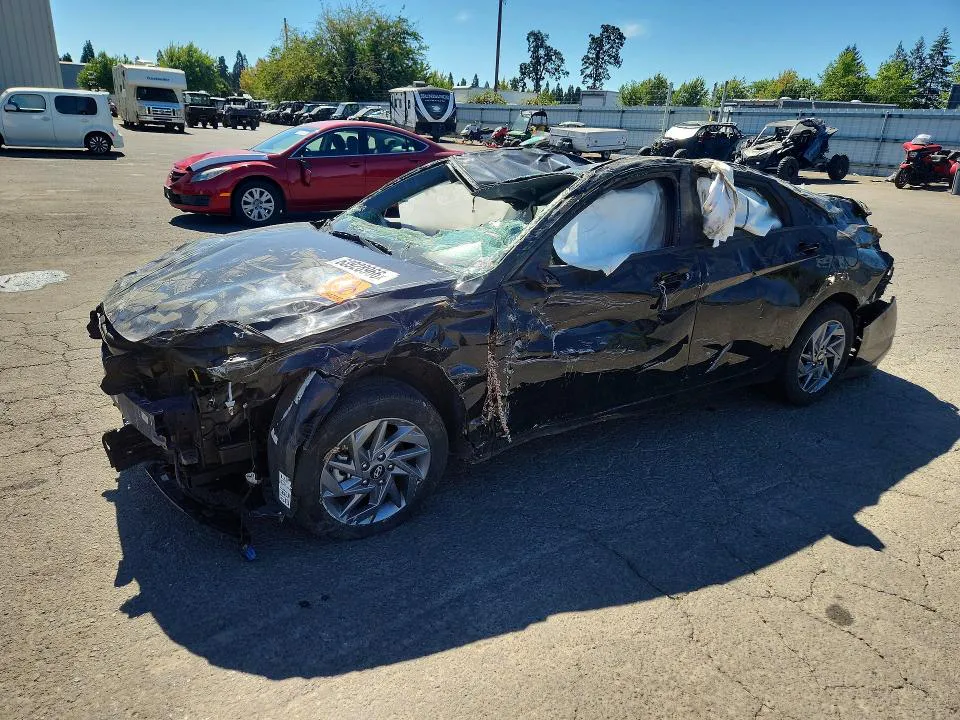 2024 HYUNDAI ELANTRA VIN KMHLM4DG2RU750467 фото 1