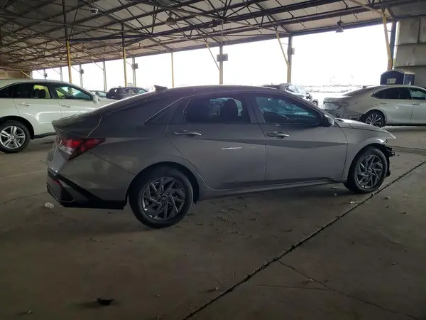 KMHLM4DG3RU778374 — 2024 Hyundai Elantra, фото 3 с аукциона Copart, Передняя часть
