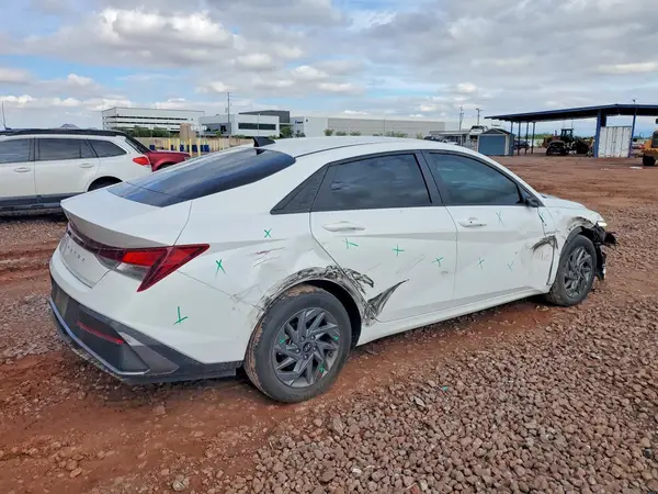 KMHLM4DG2RU732373 — 2024 Hyundai Elantra, фото 3 с аукциона Copart 13.10.2026, Передняя часть