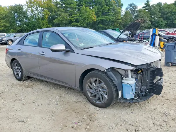 KMHLM4DG2RU779290 — 2024 Hyundai Elantra, фото 4 с аукциона Copart, Передняя часть