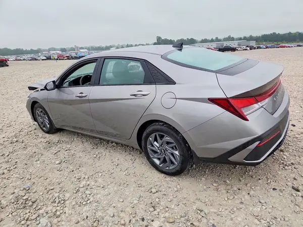 KMHLM4DG3RU813477 — 2024 Hyundai Elantra, фото 2 с аукциона Copart, Передняя часть