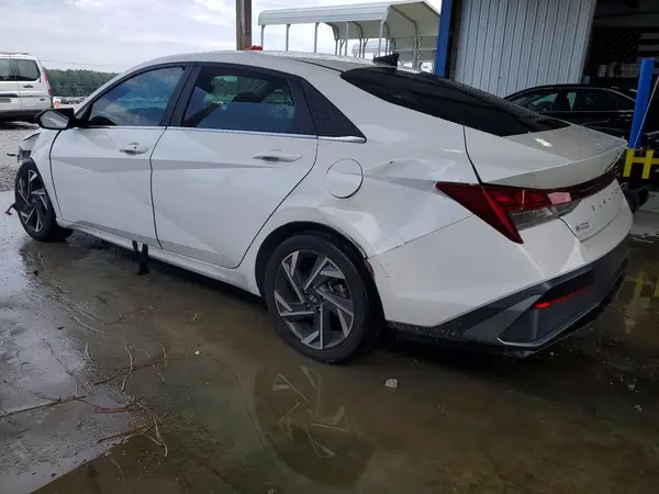 KMHLS4DG1RU641763 — 2024 Hyundai Elantra, фото 2 с аукциона Copart, Передняя часть