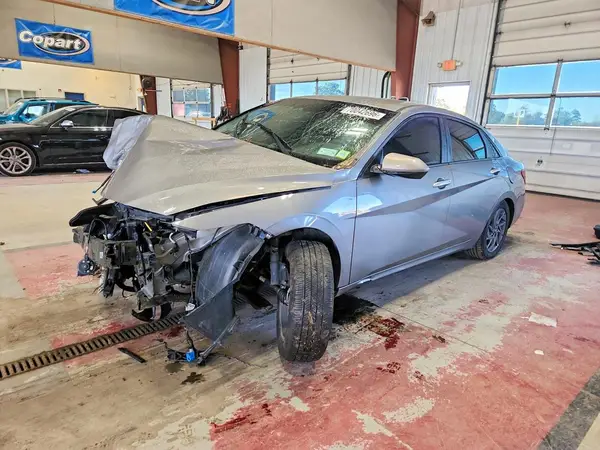 KMHLM4DGXRU699736 — 2024 Hyundai Elantra, Передняя часть (Front End), фото до ремонта