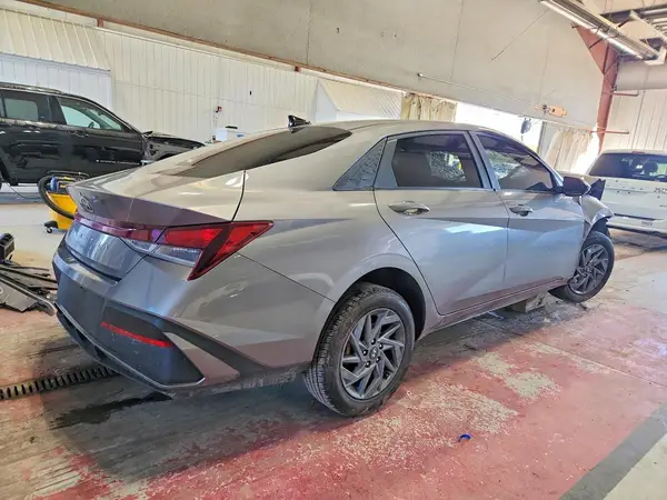 KMHLM4DGXRU699736 — 2024 Hyundai Elantra, фото 3 с аукциона Copart, Передняя часть