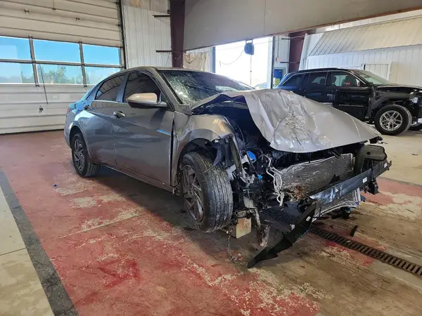 KMHLM4DGXRU699736 — 2024 Hyundai Elantra, фото 4 с аукциона Copart, Передняя часть