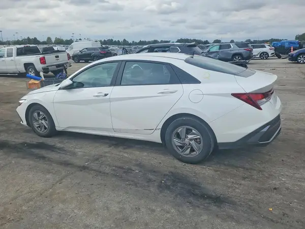 KMHLL4DG6RU830213 — 2024 Hyundai Elantra, фото 2 с аукциона Copart, Боковая часть