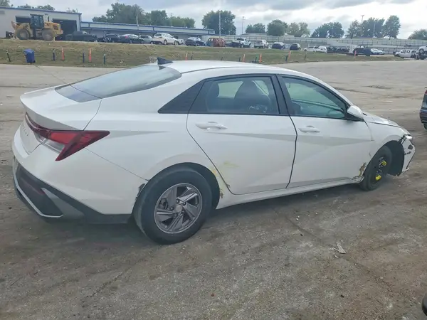 KMHLL4DG6RU830213 — 2024 Hyundai Elantra, фото 3 с аукциона Copart, Боковая часть