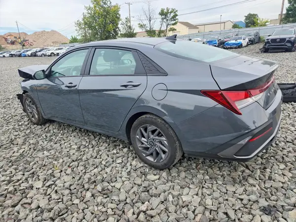 KMHLM4DG2RU748539 — 2024 Hyundai Elantra, фото 2 с аукциона Copart, Передняя часть