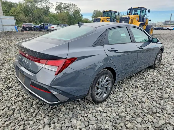 KMHLM4DG2RU748539 — 2024 Hyundai Elantra, фото 3 с аукциона Copart, Передняя часть