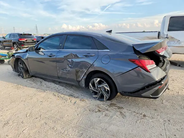 KMHLN4DJ1RU095517 — 2024 Hyundai Elantra, фото 2 с аукциона Copart, Задняя часть
