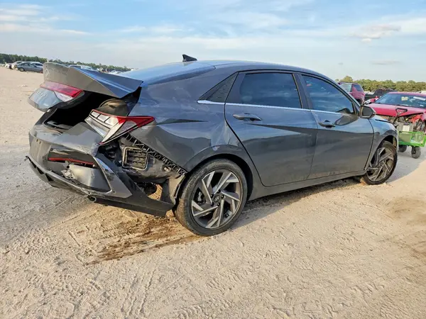 KMHLN4DJ1RU095517 — 2024 Hyundai Elantra, фото 3 с аукциона Copart, Задняя часть